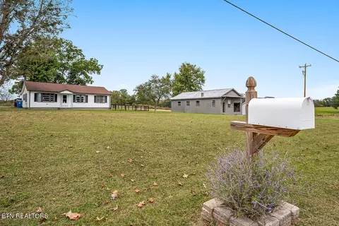1429 Browntown Road Rd, Sparta, TN 38583