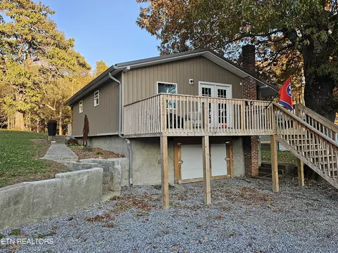 303 Robertson Ln, Speedwell, TN 37870