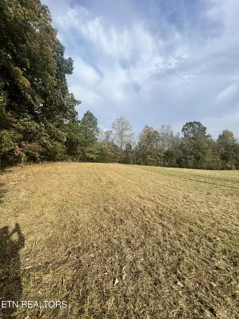 11418 E Watkins Rd, Loudon, TN 37774