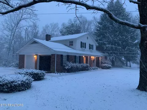 220 Mountainview Dr, Rutledge, TN 37861