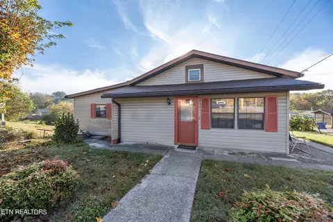 817 Hill St, Clinton, TN 37716