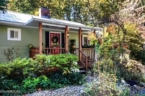 109 N Tampa Ln, Oak Ridge, TN 37830
