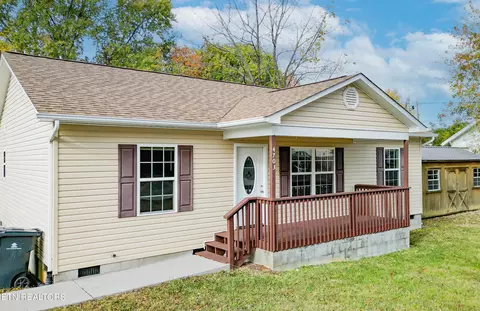 4703 High School Rd, Knoxville, TN 37912