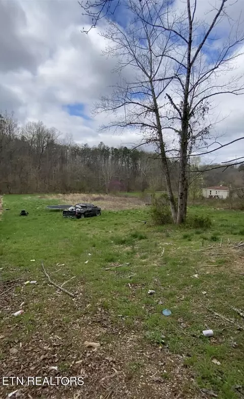 904 Misty Valley Rd, Friendsville, TN 37737