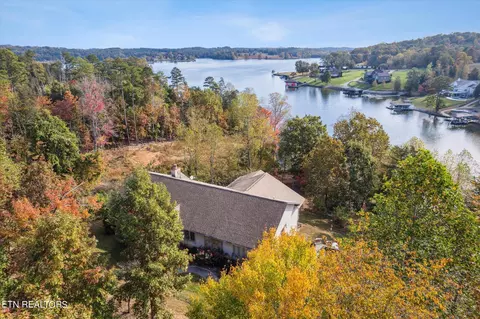 4410 Cruze Rd, Lenoir City, TN 37772