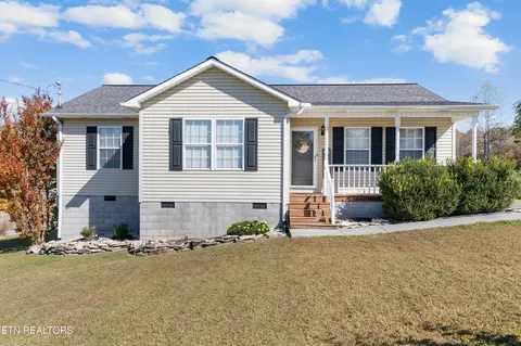 163 Kay Springs Cir, Jacksboro, TN 37757
