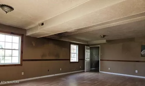 724 W 3rd Ave, Oneida, TN 37841 photo 20