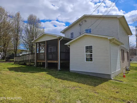 724 W 3rd Ave, Oneida, TN 37841 photo 18