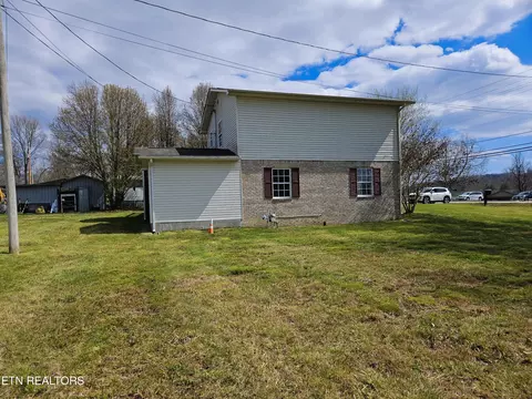 724 W 3rd Ave, Oneida, TN 37841 photo 19