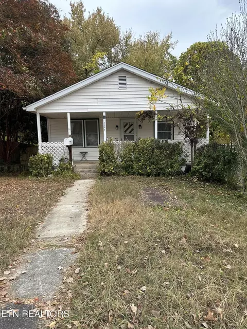 124 Johnson Rd, Oak Ridge, TN 37830