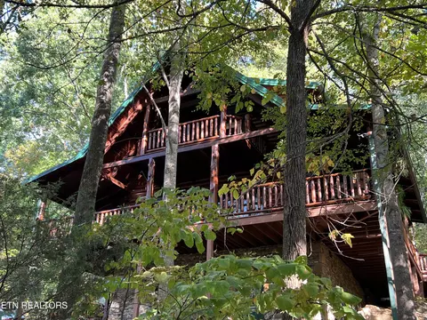 425 Teresa Ann Dr, Seymour, TN 37865