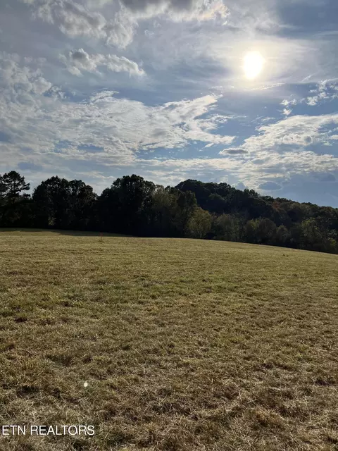 11400 E Watkins Rd, Loudon, TN 37774