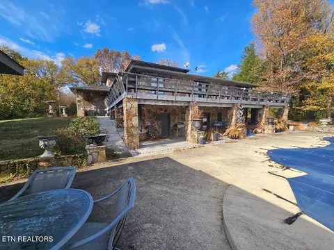 1013 Oliver Springs Hwy, Clinton, TN 37716