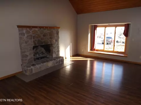 243 Iris Dr, Harrogate, TN 37752 photo 38