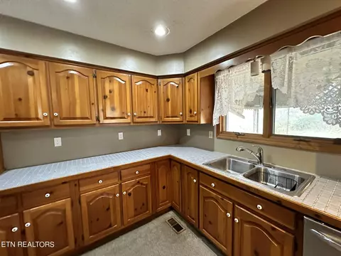 243 Iris Dr, Harrogate, TN 37752 photo 23