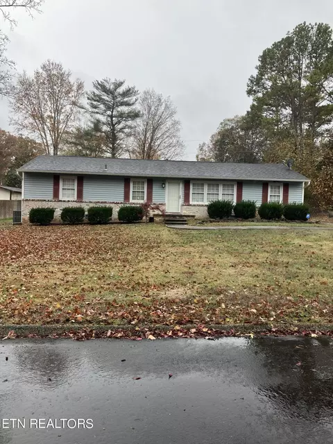 5007 Cloverdale Ln, Knoxville, TN 37918