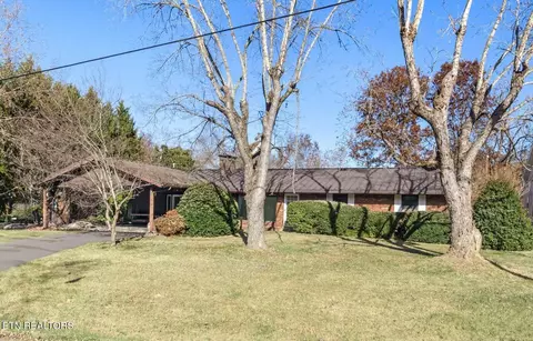2639 High Valley Dr, Pigeon Forge, TN 37863