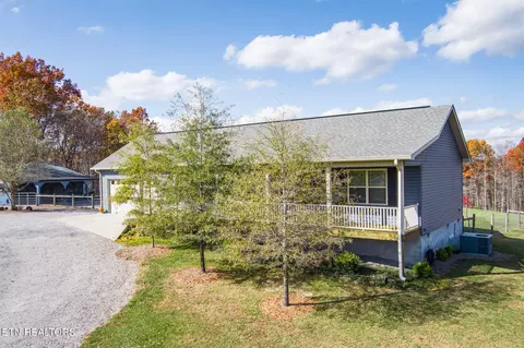 549 Valley Ridge Rd, Jamestown, TN 38556