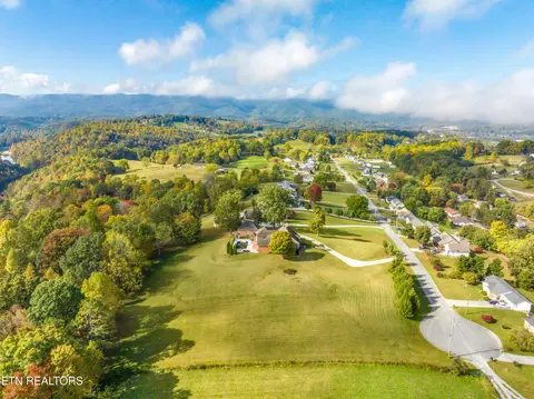 Gail Lane, Jacksboro, TN 37757
