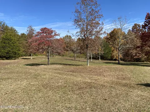 1066 Breckenridge Dr, Crossville, TN 38572