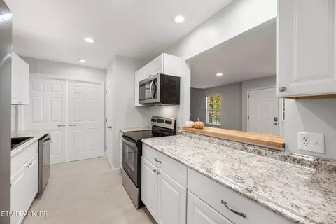 701 Sharp St, Clinton, TN 37716 photo 6