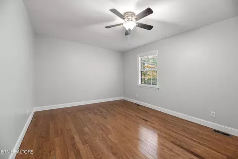 701 Sharp St, Clinton, TN 37716 photo 16