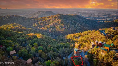 2239 Fox Berry Way, Sevierville, TN 37876