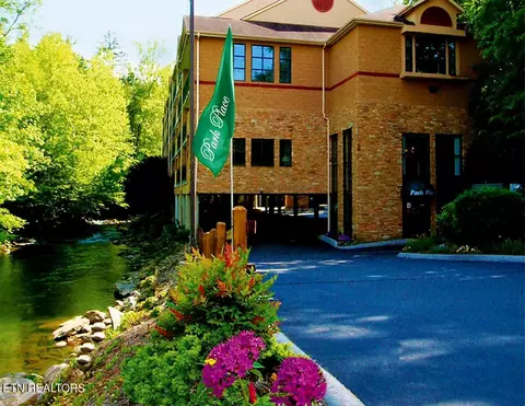215 Ski Mountain Rd #106, Gatlinburg, TN 37738