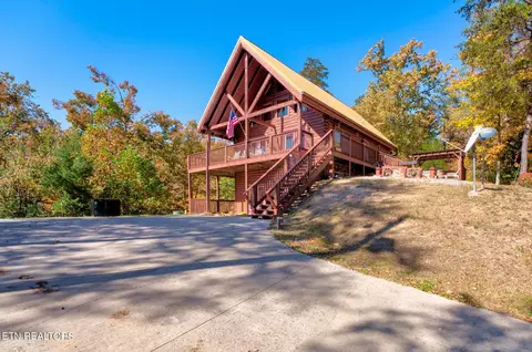 2420 Dogwood Loop Dr, Sevierville, TN 37876