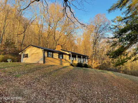 255 Miller Hollow Ln, Rocky Top, TN 37769
