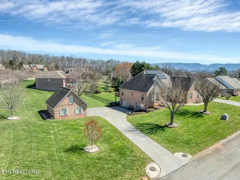 602 Gloucester Ct, Maryville, TN 37803