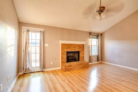 7925 Eldin Way, Powell, TN 37849 photo 4