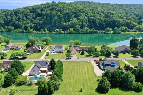 Mariner Point Drive, Clinton, TN 37716