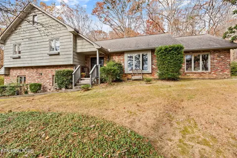 119 Amanda Pl, Oak Ridge, TN 37830