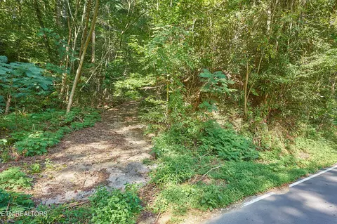 6339 Old Walland Hwy, Walland, TN 37886