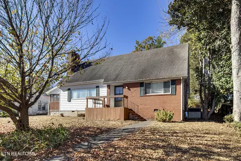 120 Fairview Ave, Athens, TN 37303