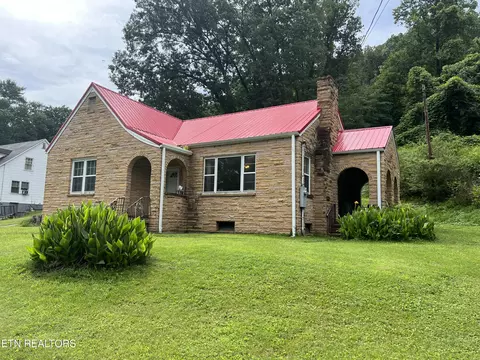 636 W Tri County Blvd, Oliver Springs, TN 37840