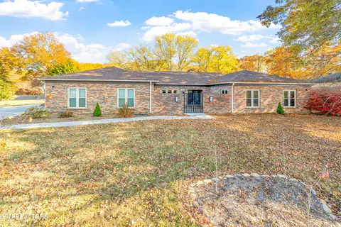 720 Kempton Rd, Knoxville, TN 37909