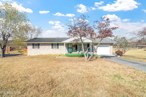 208 Barberry Dr, Knoxville, TN 37912