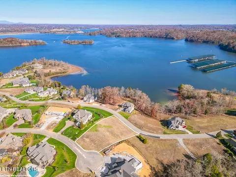 919 Southern Way, Lenoir City, TN 37772