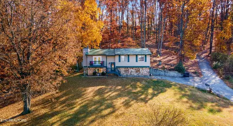 3425 Russellwood Dr, Rockford, TN 37853