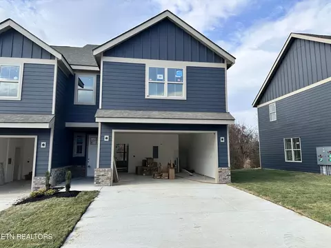 1614 Mountain Quail Cir, Maryville, TN 37801