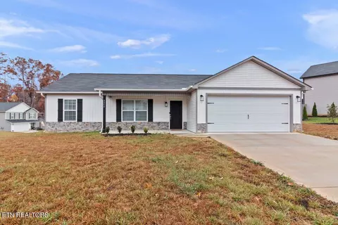3304 Townsend Park Ln, Powell, TN 37849