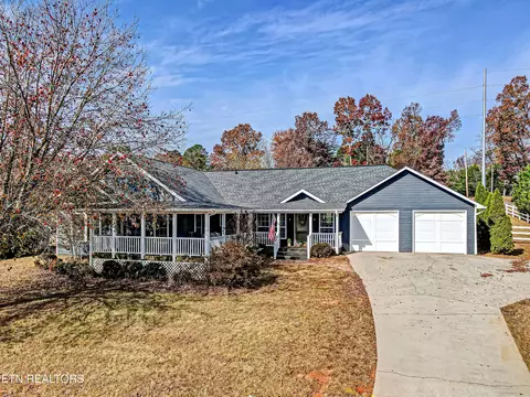 110 Hillsborough Ln, Lenoir City, TN 37772