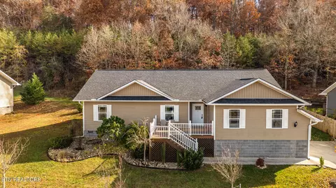 154 Clear Creek Way, Kodak, TN 37764