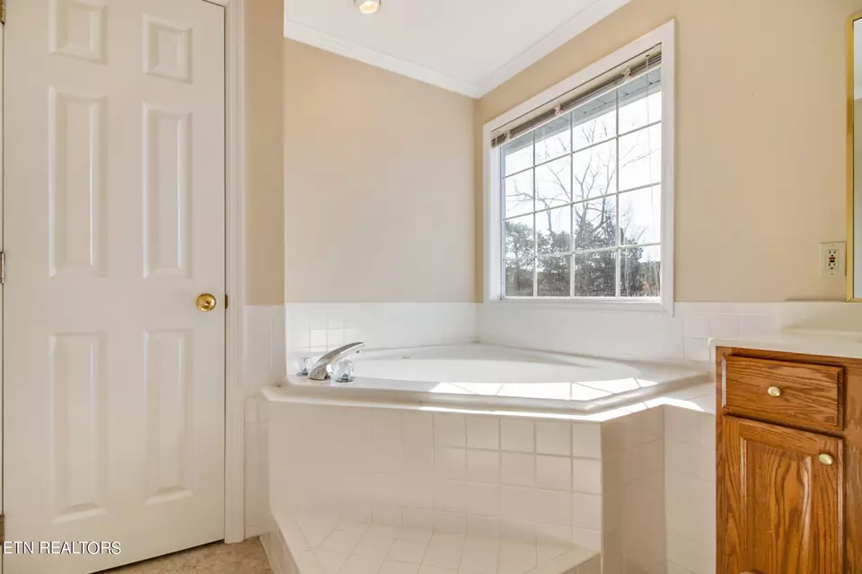  100 Macaw Ln, Oak Ridge, TN 37830 photo 25
