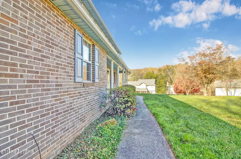  100 Macaw Ln, Oak Ridge, TN 37830 photo 4