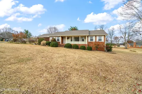 210 Douglas Ave, Sweetwater, TN 37874