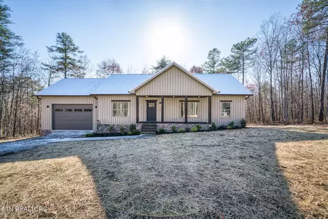 114 Creekview Ct, Jamestown, TN 38556