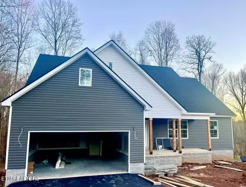 440 Hickory Ln, Sparta, TN 38583